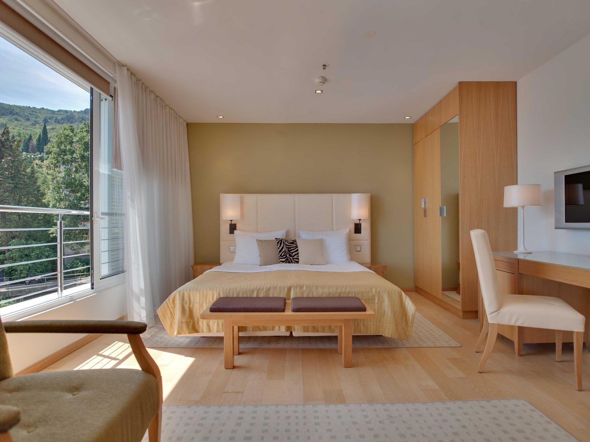 Astoria Hotel Opatija Exterior photo